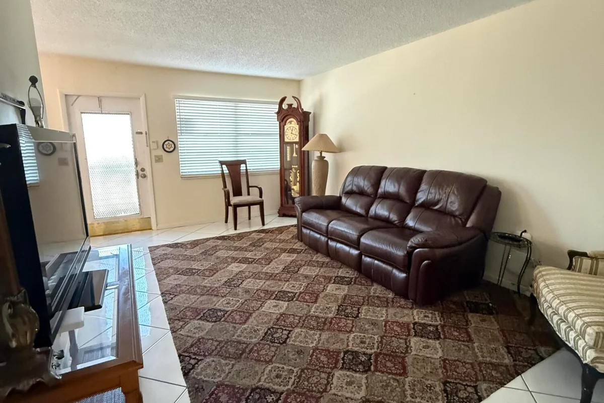 3018 Wolverton A E, Boca Raton: photo 1 of 10