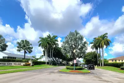 2227 SE 25th Ave, Homestead: photo 1 of 43