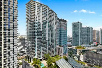 88 SW 7th St #2204, Miami: photo 1 of 35