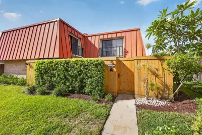 3202 Meridian Way N #A, Palm Beach Gardens: photo 1 of 28