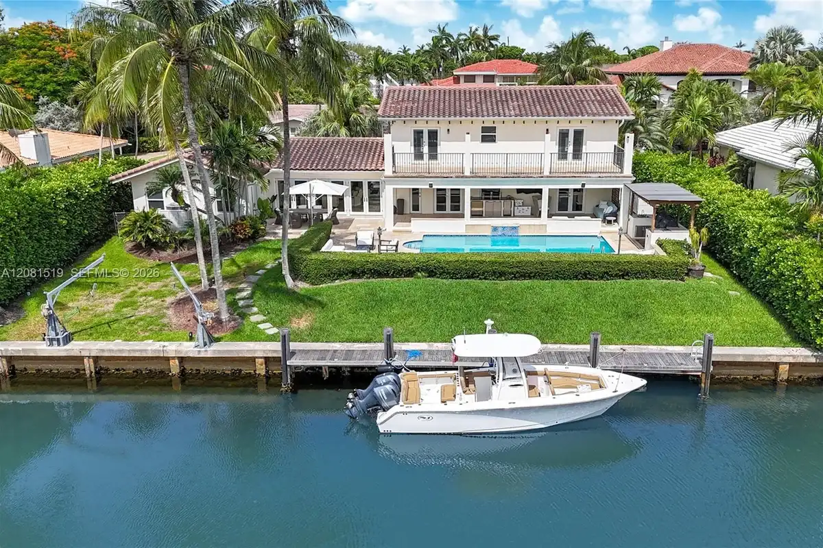 13035 Nevada St, Coral Gables: photo 1 of 21