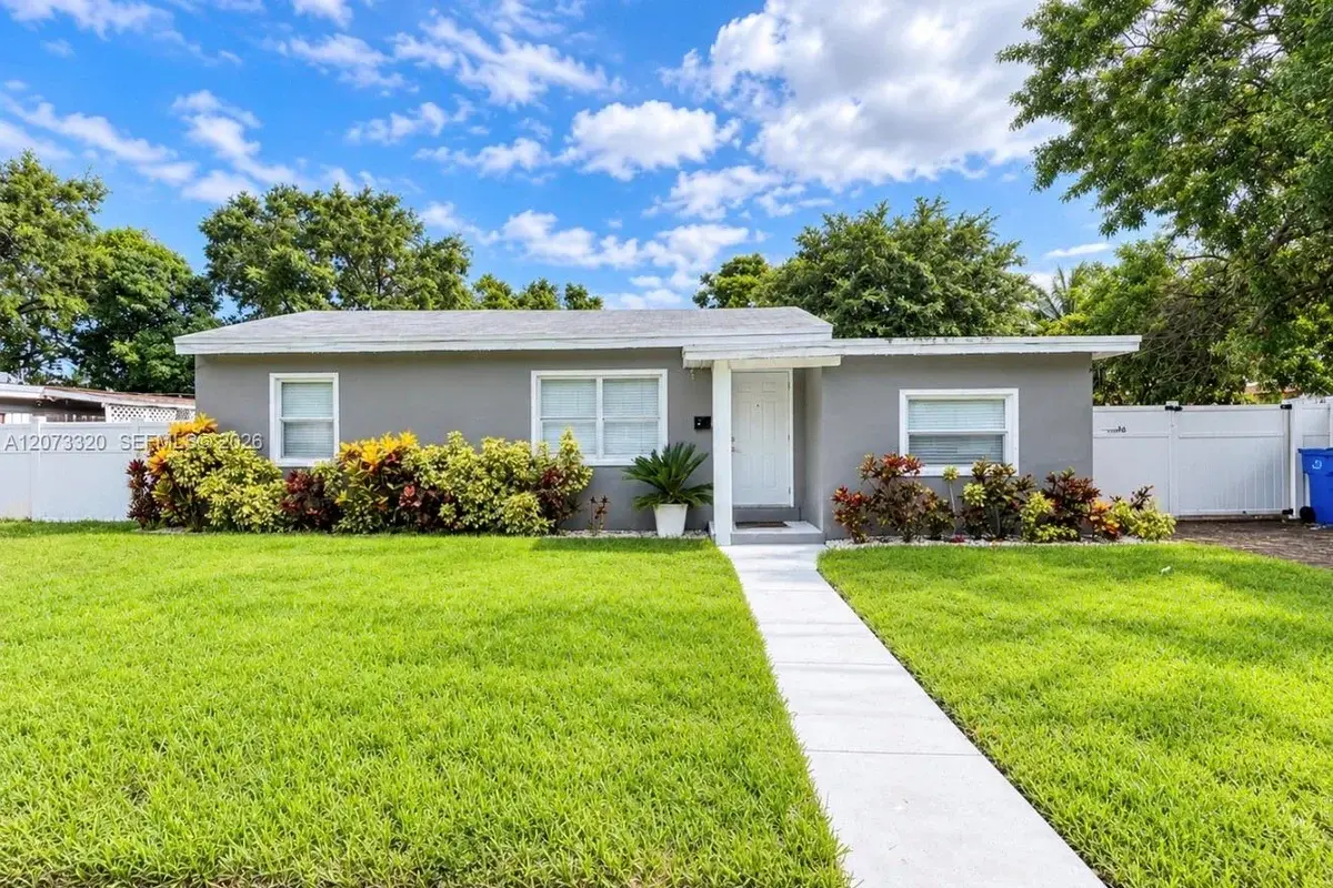 34 Allen Rd, West Park: photo 1 of 11