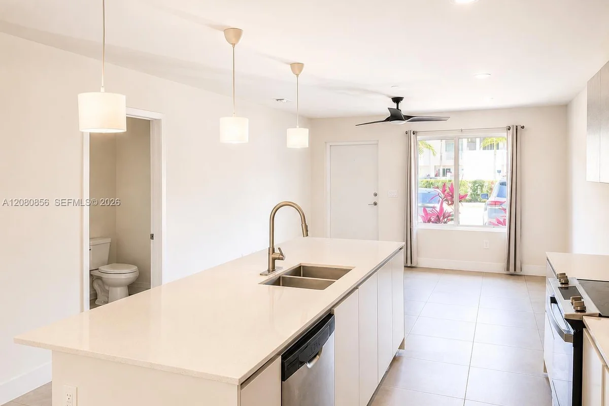 2555 NE 193 St #2112, Aventura: photo 1 of 16