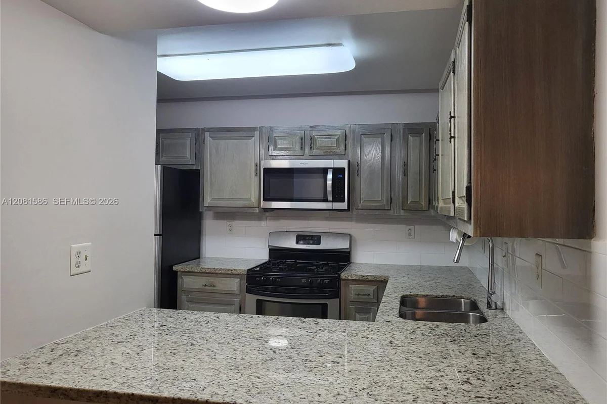6924 SW 114th Pl #E56, Miami: photo 1 of 17