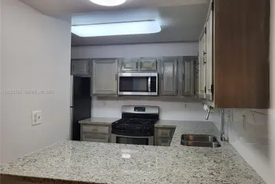 6924 SW 114th Pl #E56, Miami: photo 1 of 17