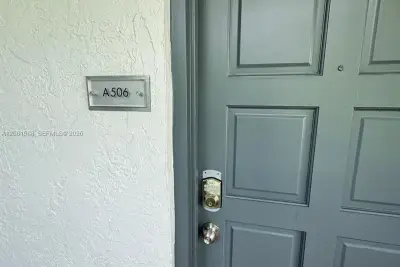 680 NE 64th St #A506, Miami: photo 1 of 22
