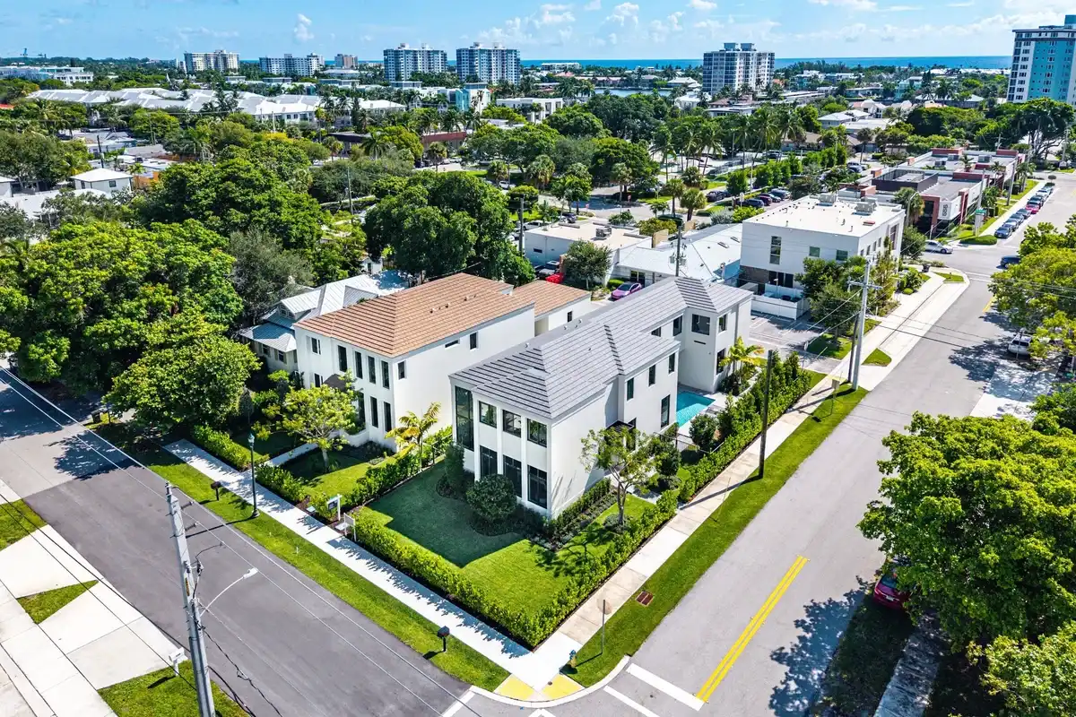 521 SE 4th Ave, Delray Beach: photo 1 of 74