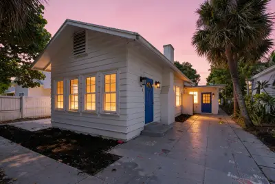 526 38th St, West Palm Beach: photo 1 of 44