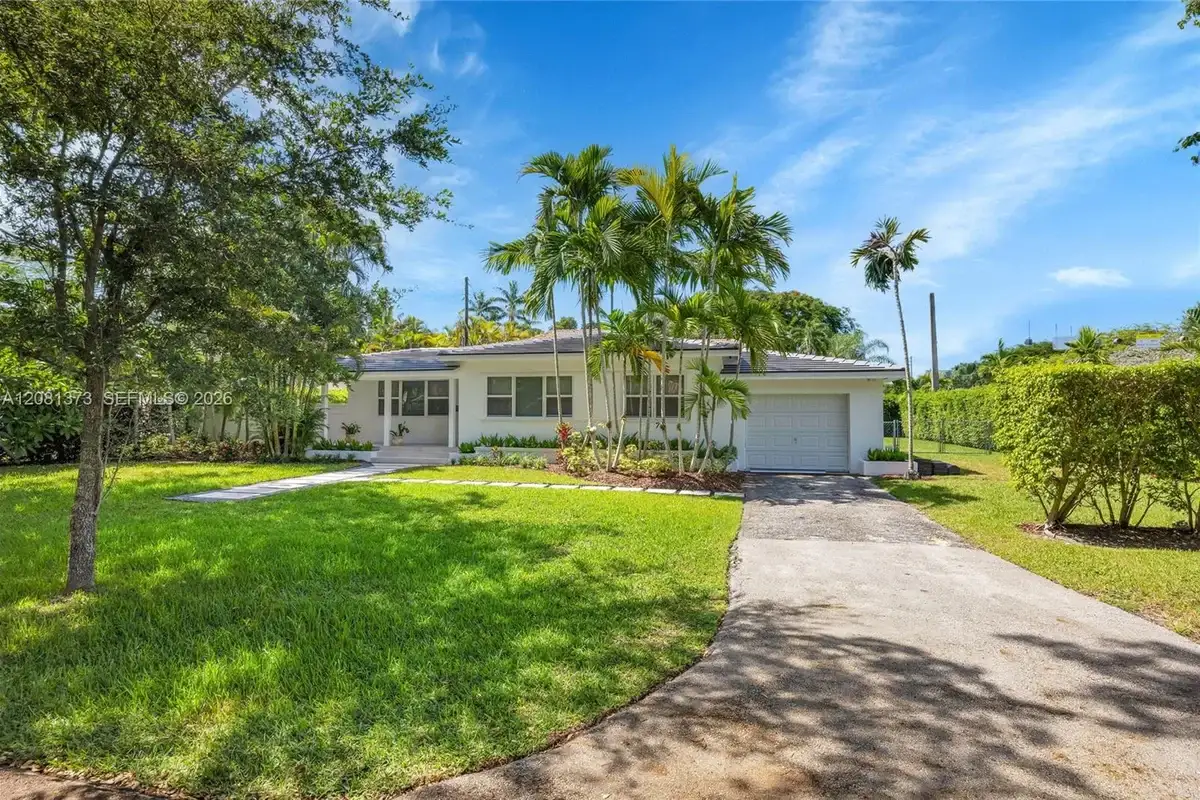 1540 Sarria Ave, Coral Gables: photo 1 of 31