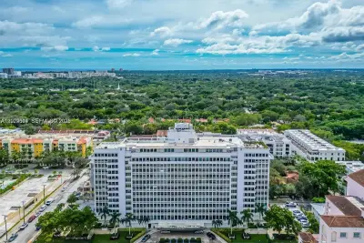 700 Biltmore Way #504, Coral Gables: photo 1 of 21