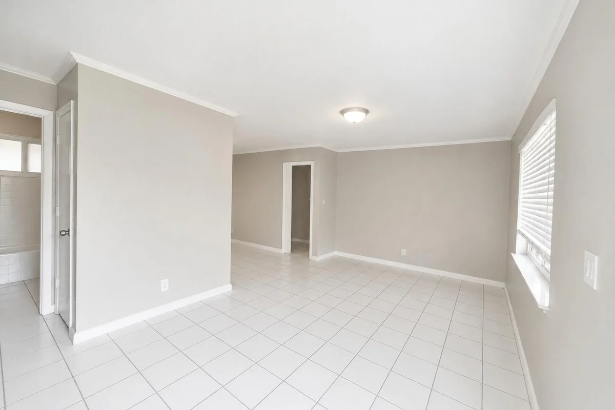 731 NW 1st Ave #2, Fort Lauderdale: photo 1 of 10