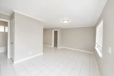 731 NW 1st Ave #2, Fort Lauderdale: photo 1 of 10