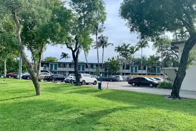1901 N Andrews Ave #111, Wilton Manors: photo 1 of 33