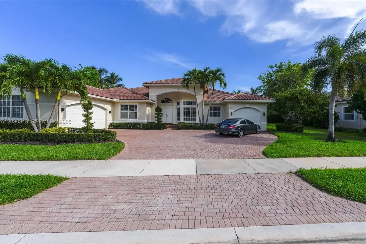 15317 SW 35th St, Davie: photo 1 of 60
