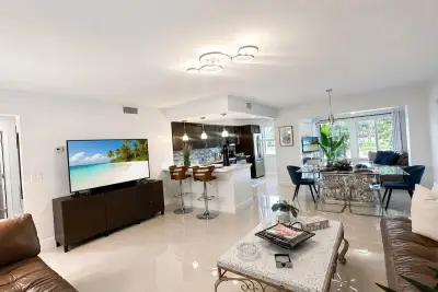 34 Colonial Club Dr #202, Boynton Beach: photo 1 of 37