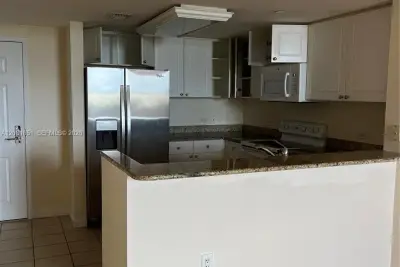 19501 W Country Club Dr #611, Aventura: photo 1 of 29