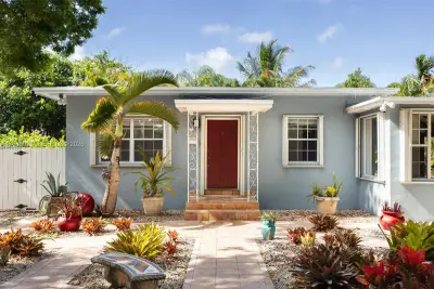 5960 SW 46th Ter, Miami: photo 1 of 25