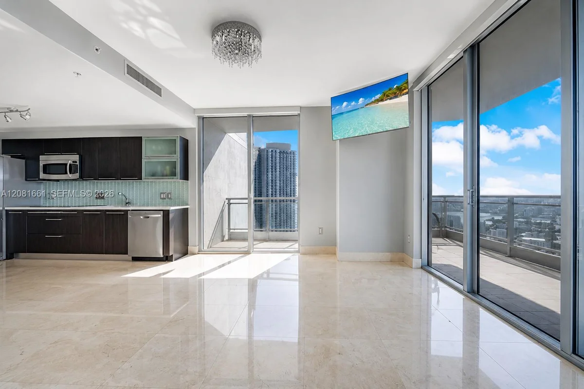 90 SW 3rd St #3110, Miami: photo 1 of 13