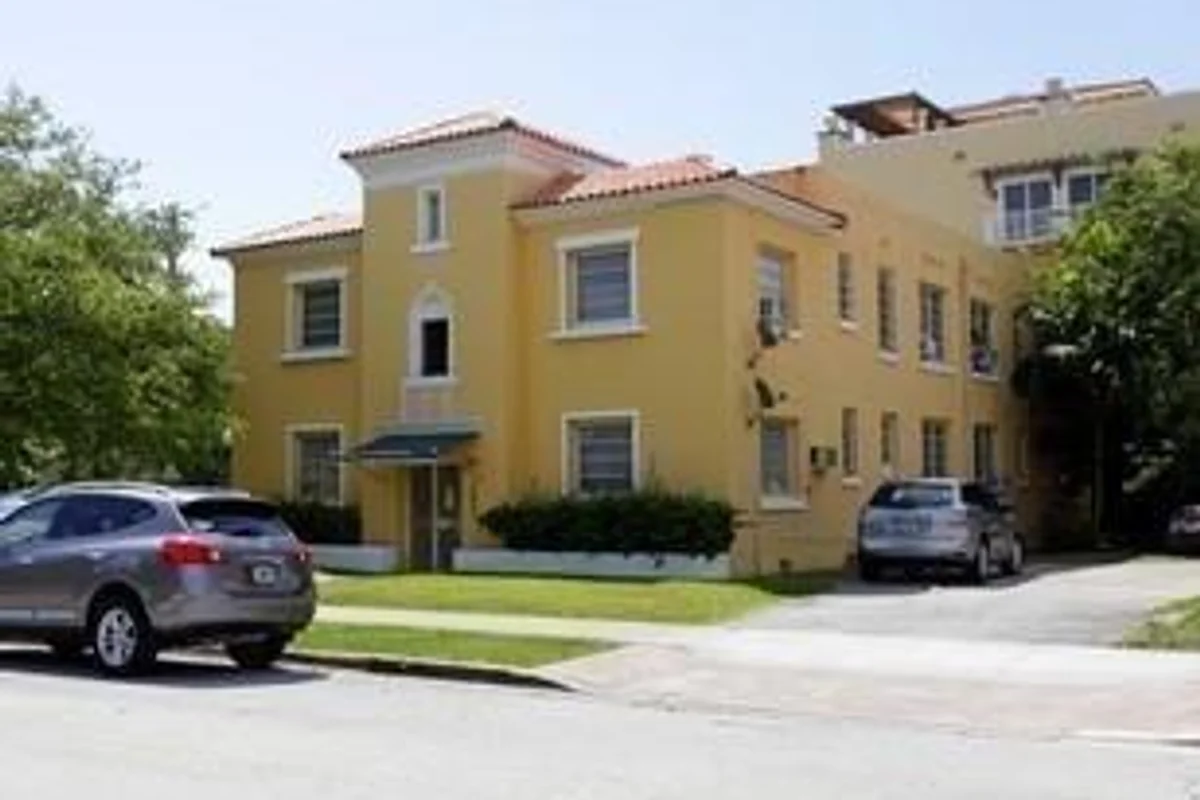 102 Menores Ave #7, Coral Gables: photo 1 of 12