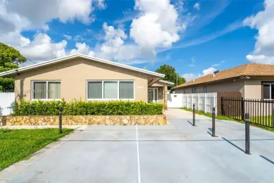 7794 NW 14th Ct, Miami: photo 1 of 18