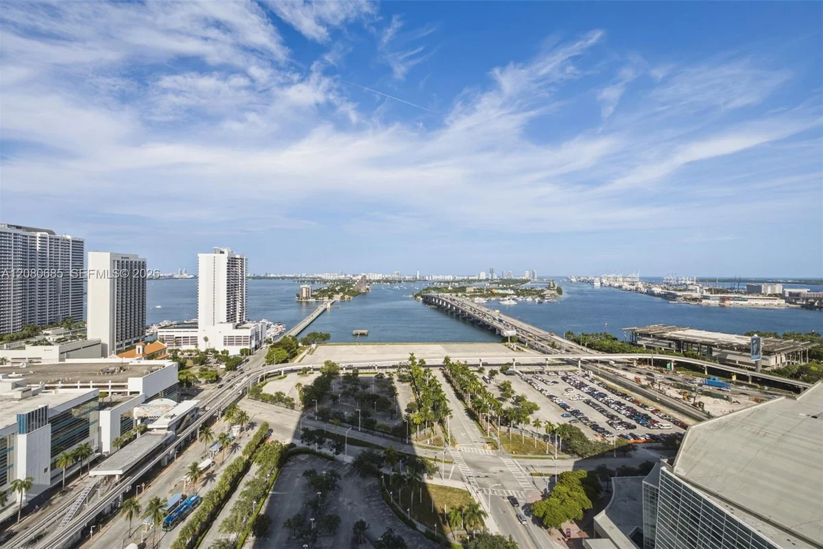 1400 Biscayne Blvd #2304, Miami: photo 1 of 28