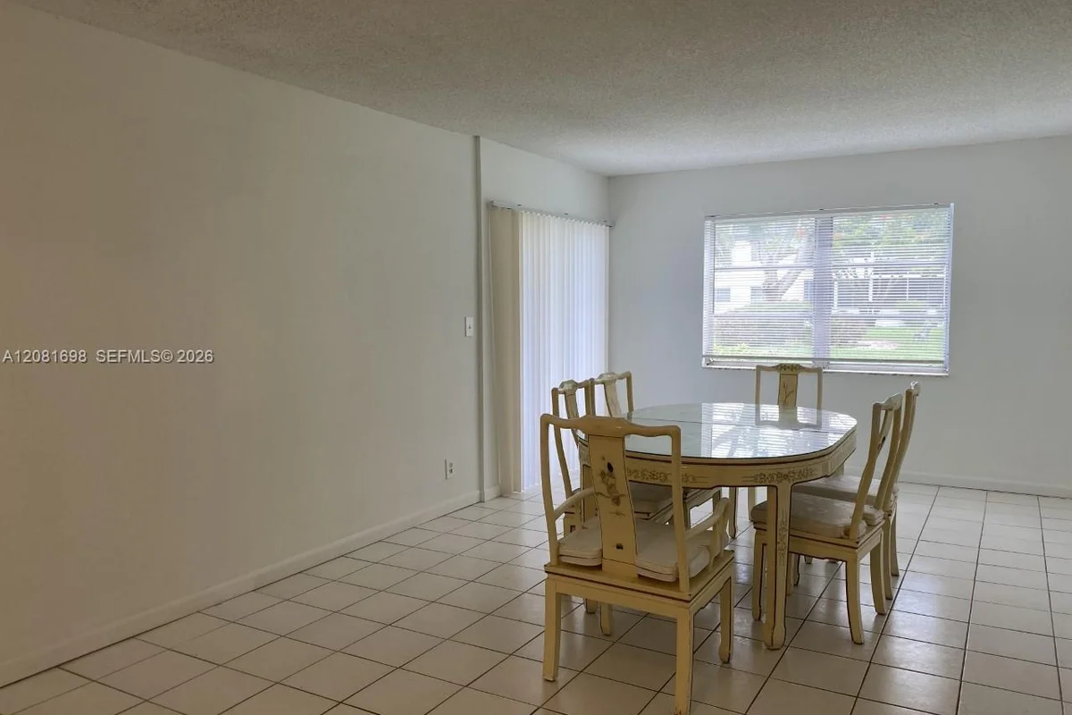 6505 Winfield Blvd #B-25, Margate: photo 1 of 8