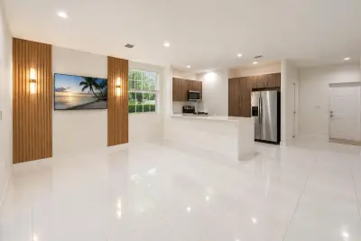 1030 Crystal Way #104, Delray Beach: photo 1 of 27