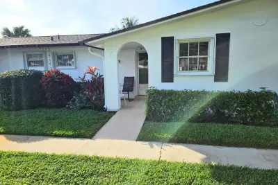 2920 Crosley Dr E #B, West Palm Beach: photo 1 of 25