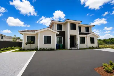 19440 SW 125th Ave #A, Miami: photo 1 of 21