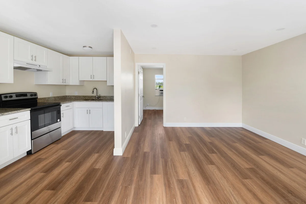 901 N F St #2, Lake Worth: photo 1 of 12