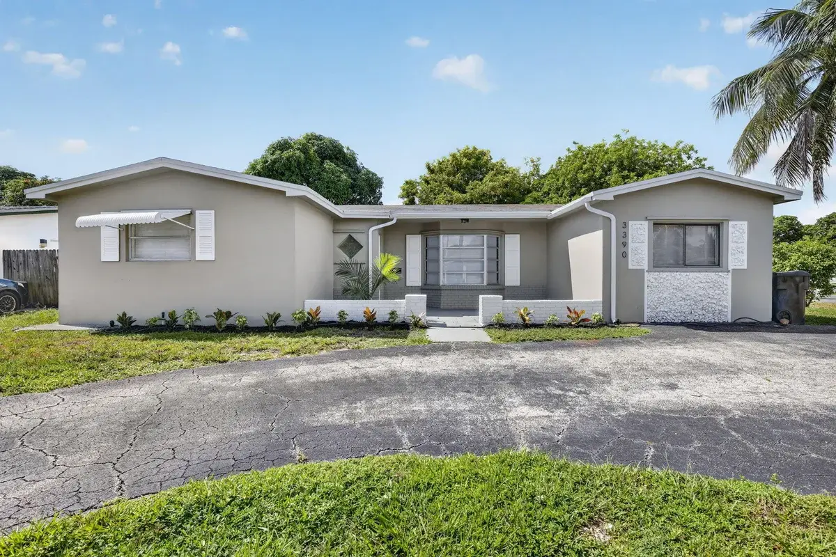 3390 NW 42nd St, Lauderdale Lakes: photo 1 of 27