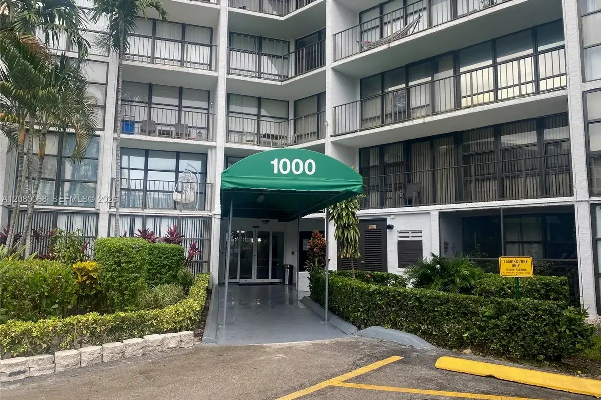 1000 Parkview Dr #427, Hallandale Beach: photo 1 of 22