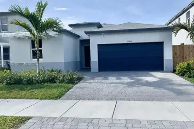 19536 SW 338th Ter, Homestead: photo 1 of 12