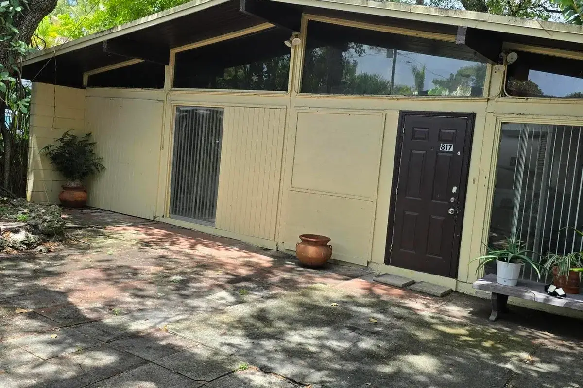 817 W Las Olas Blvd, Fort Lauderdale: photo 1 of 9