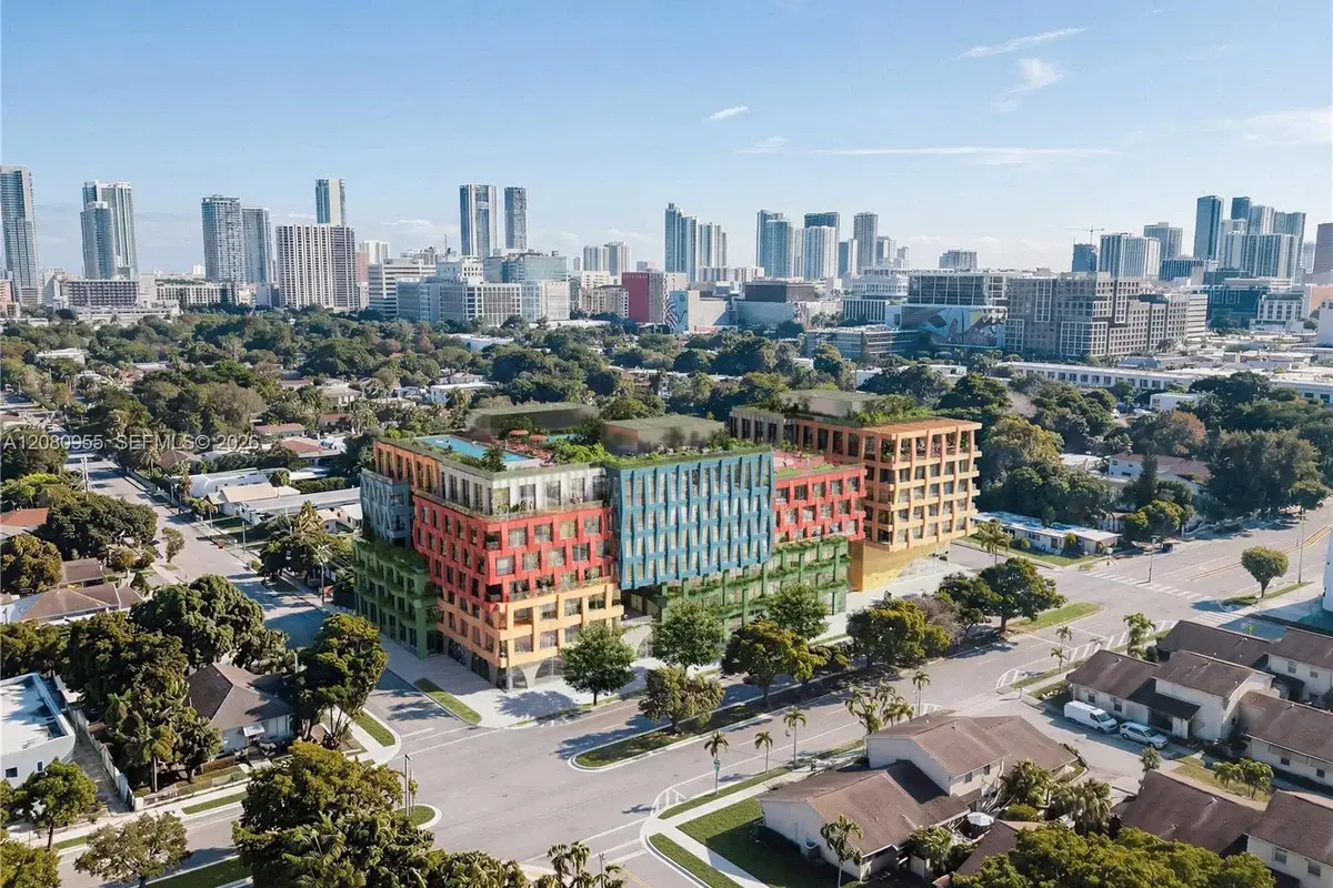 3223 NW 5th Ave #W-423, Miami: photo 1 of 12