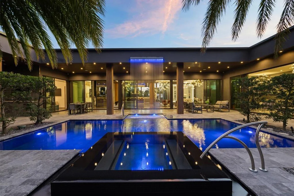 2213 NE 37th Dr, Fort Lauderdale: photo 1 of 61