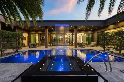 2213 NE 37th Dr, Fort Lauderdale: photo 1 of 61