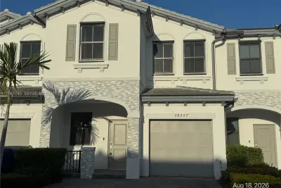 28567 SW 134th Ave, Homestead: photo 1 of 14