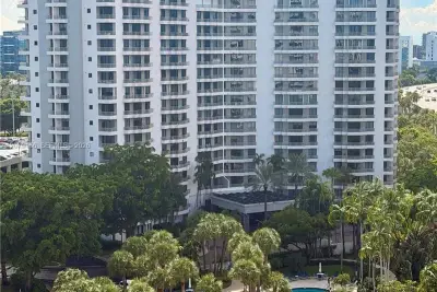 3300 NE 192nd St #702, Aventura: photo 1 of 25