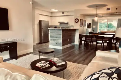 19999 E Country Club Dr #1401, Aventura: photo 1 of 36