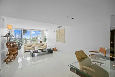 2155 Washington Ct #601, Miami Beach: photo 1 of 35
