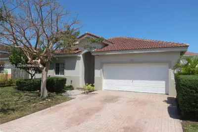 22527 SW 102nd Path, Cutler Bay: photo 1 of 12