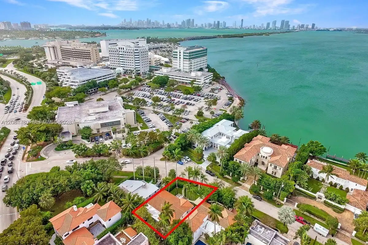 4323 N Bay Rd, Miami Beach: photo 1 of 22