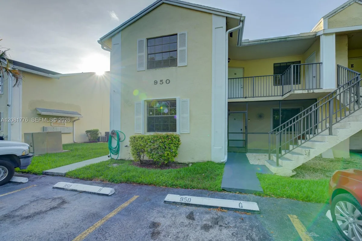 950 Constitution Dr #950H, Homestead: photo 1 of 34