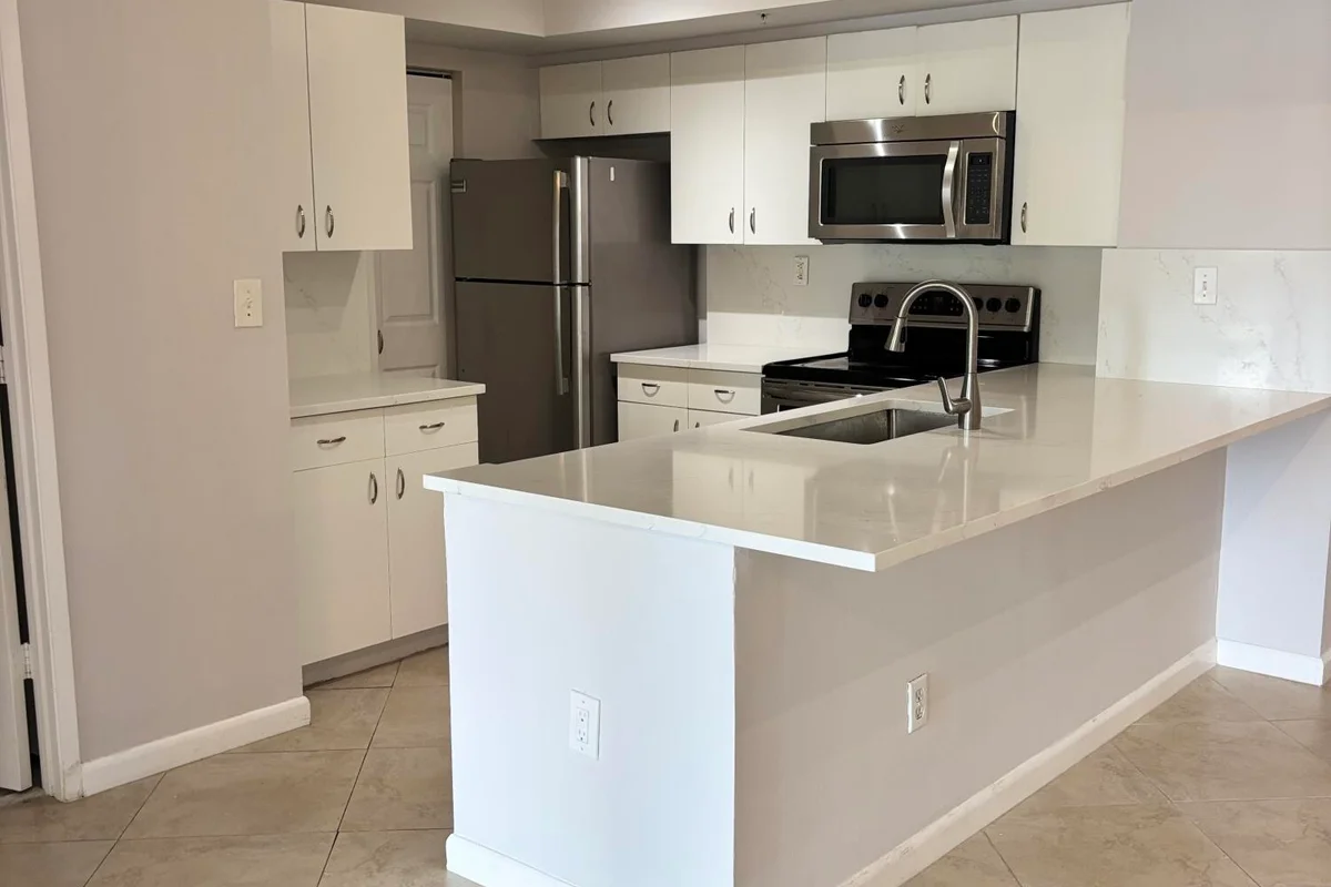 2640 S University Dr #305, Davie: photo 1 of 34