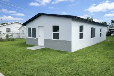 1405 NW 5th Ct #2, Florida City: photo 1 of 5