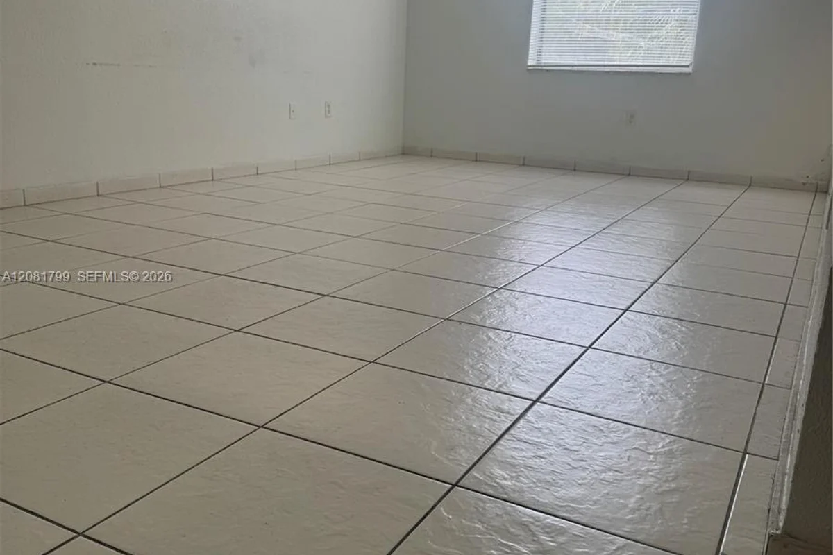 5755 W 20th Ave #201, Hialeah: photo 1 of 19