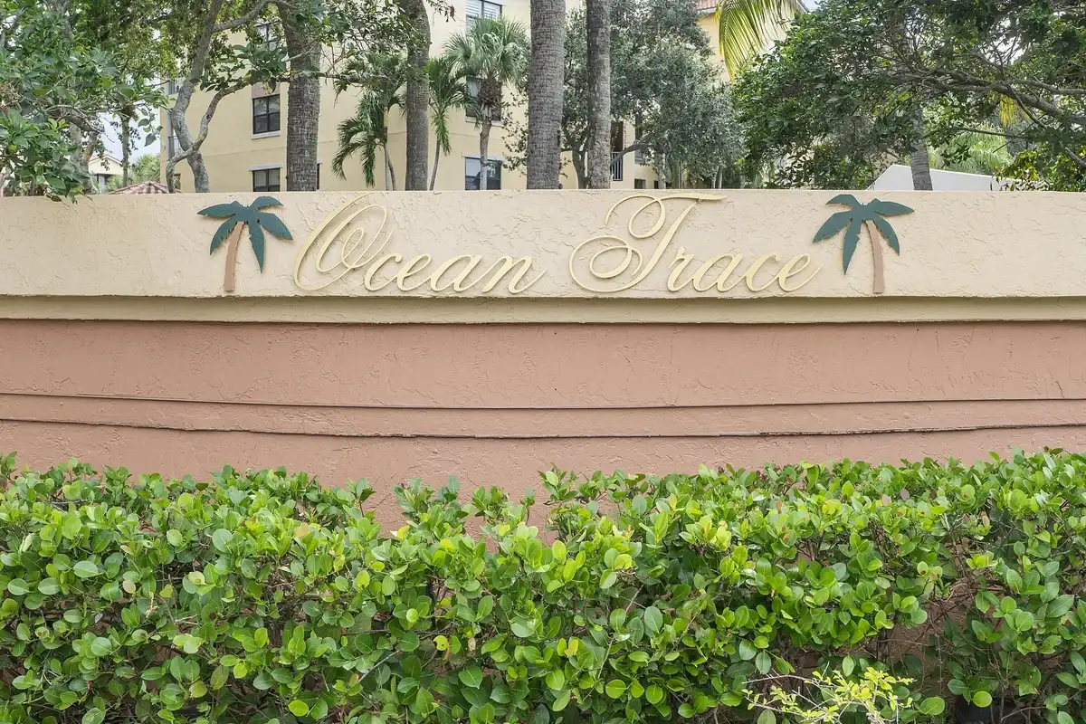 800 Uno Lago Dr #204, North Palm Beach: photo 1 of 47