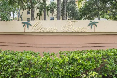 800 Uno Lago Dr #204, North Palm Beach: photo 1 of 47