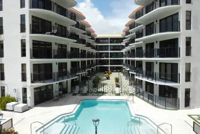 2029 N Ocean Blvd #403, Fort Lauderdale: photo 1 of 37